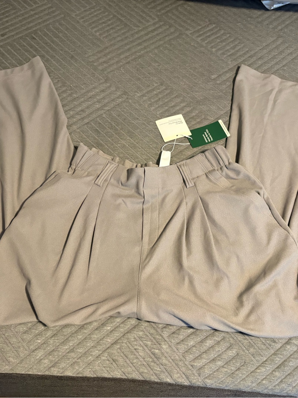 HALARA High-Waist Pleated Women’s Shorts in Light Taupe
